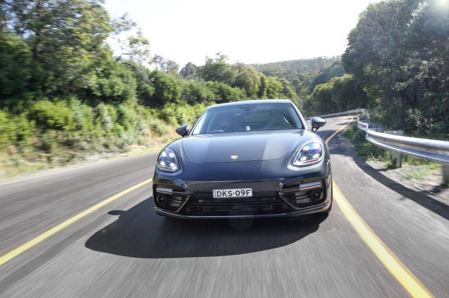  Porsche Panamera Turbo 2017 года  (AU) (фото 6 из 16)